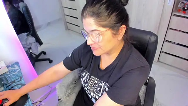 BellaFlaming webcam