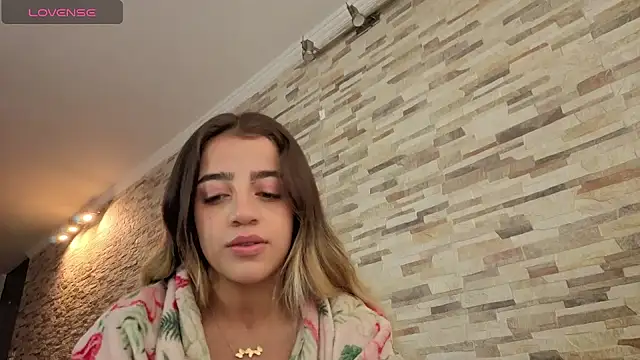 Watch cute_emmma live on EroticFlix - High definition streams