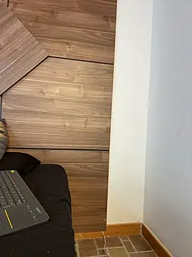 Watch SaraaBellini live on EroticFlix - High definition streams