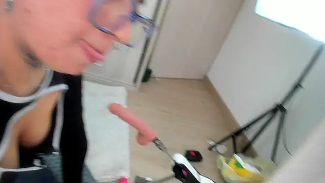 Rebeka-baker webcam
