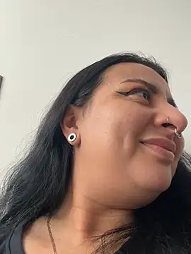 Watch Abril_Luv live on EroticFlix - High definition streams