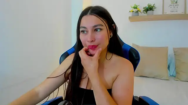 Watch bella_99_ live on EroticFlix - High definition streams