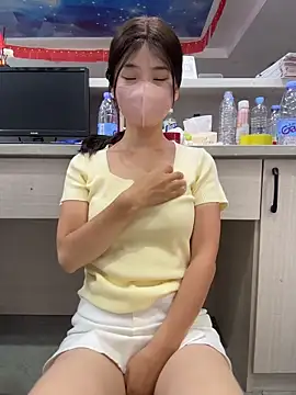 amateur pornstar GouGou-111