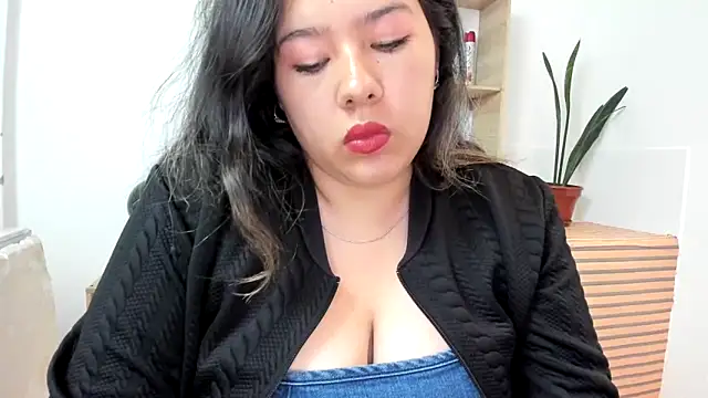 LinaBrowm webcam