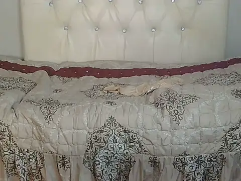 EbonyLipsX webcam