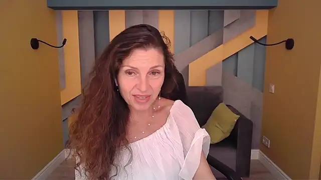 Watch EllaLong live on EroticFlix - High definition streams