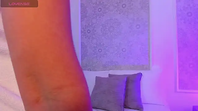 desireee_ live cam on StripChat