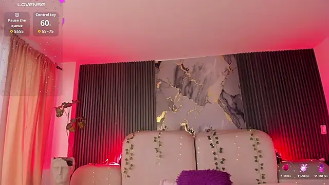 Watch CarolineFyre live on EroticFlix - High definition streams