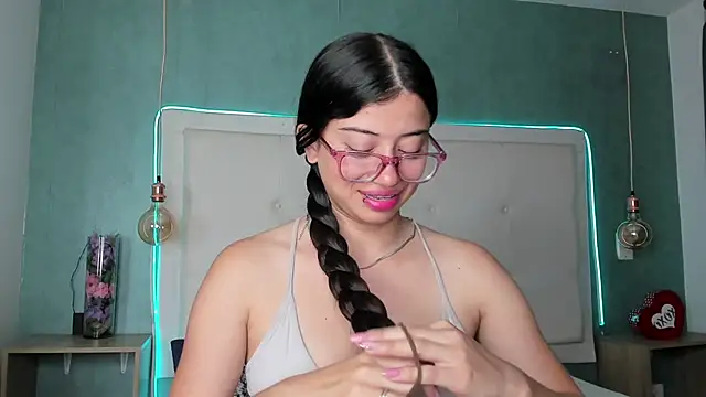 Watch mia_gomez7 live on EroticFlix - High definition streams