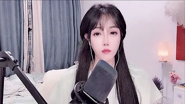 Laura_520 webcam