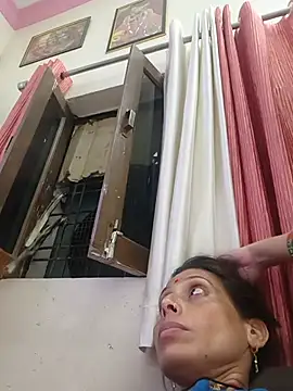Sexy-Suhani2