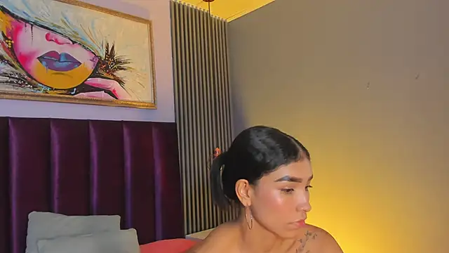 Watch LauraAristizabal live on EroticFlix - High definition streams