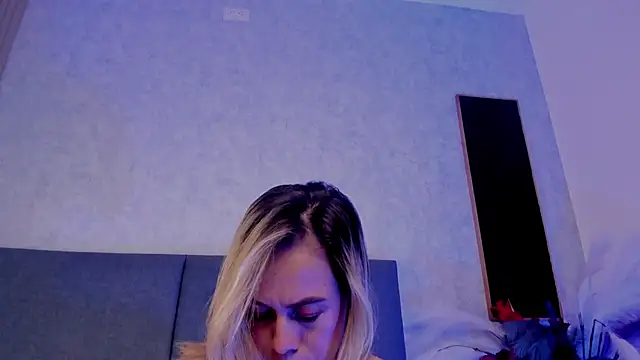 Watch Roxxyfiore live on EroticFlix - High definition streams