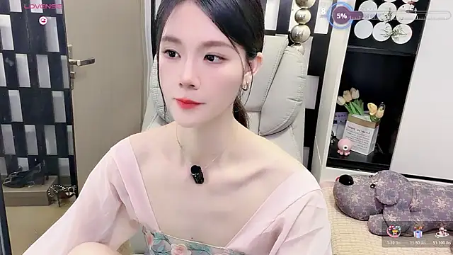 Watch Yueyue-MM live on EroticFlix - High definition streams