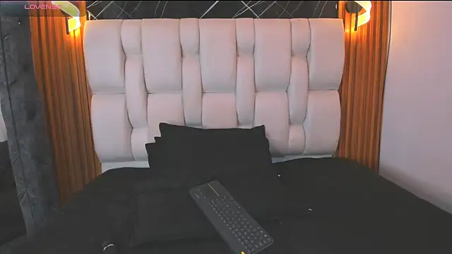 Watch mia89_dl live on EroticFlix - High definition streams
