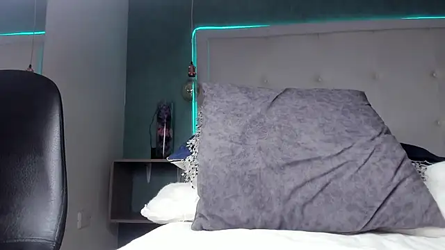 mia_gomez7 webcam