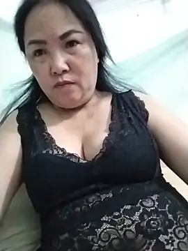 Naaya8109 live cam on StripChat