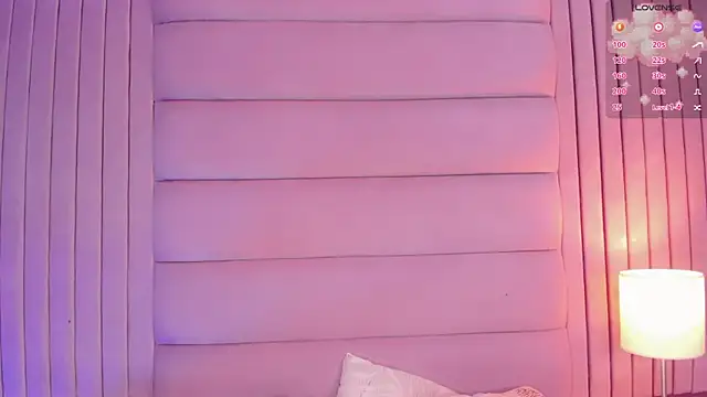 Camille_deluxe webcam