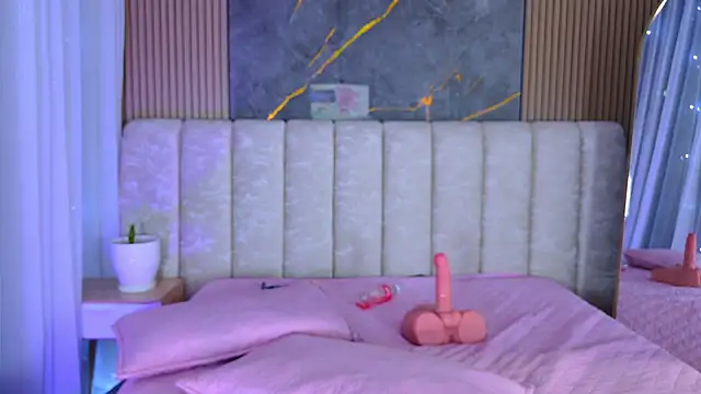 Watch mia_scot live on EroticFlix - High definition streams