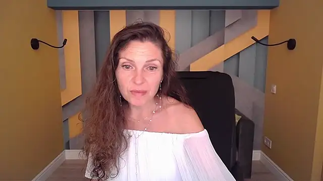 Watch EllaLong live on EroticFlix - High definition streams