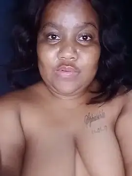 ChubbyMidgetxxx19 webcam