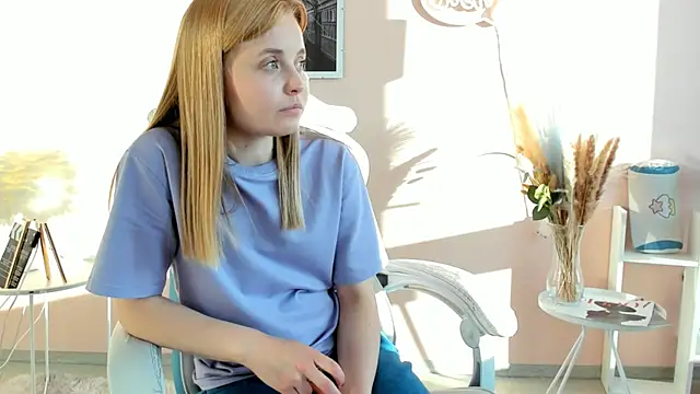 EloiseAlmario webcam
