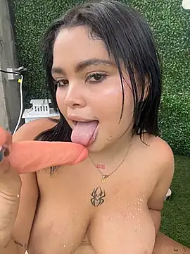 Watch HoneyBunXXX live on EroticFlix - High definition streams