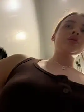 KristiRich webcam