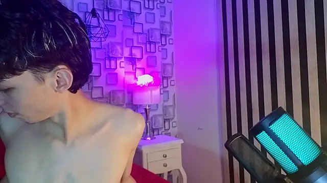 Twink_Sebas7 webcam