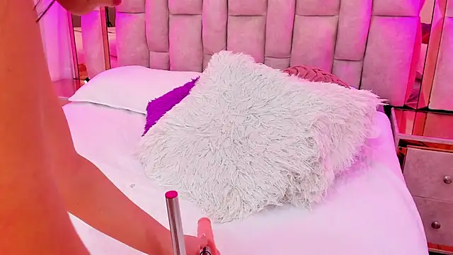 LiliGreyy webcam