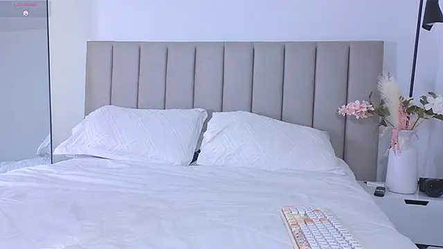 angieebaezz webcam