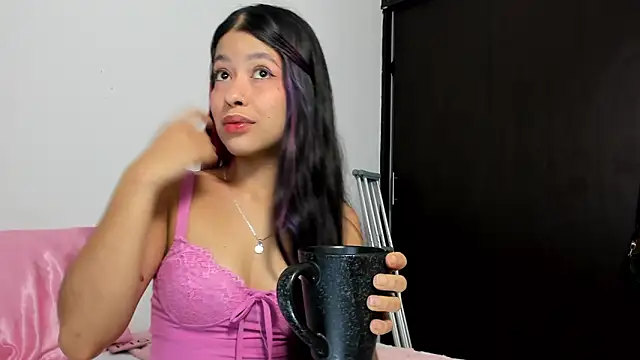 analia_collins webcam