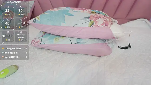 hornybarelylegalgirl webcam