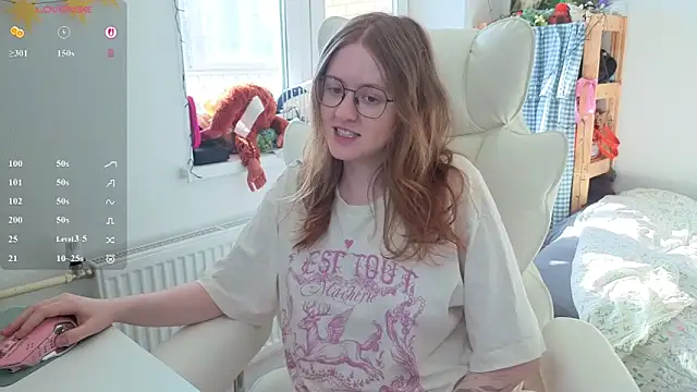 urstripchatgf webcam