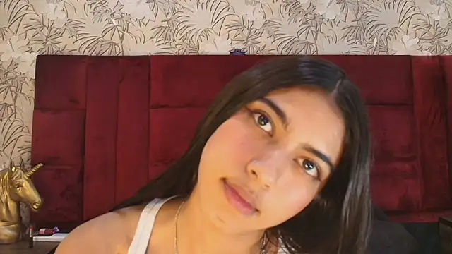 strawberrymia68_ webcam
