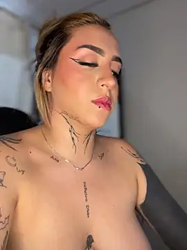 CarolQueen1_ webcam