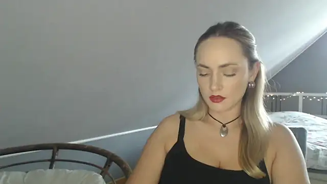 ScarlettSensitive webcam