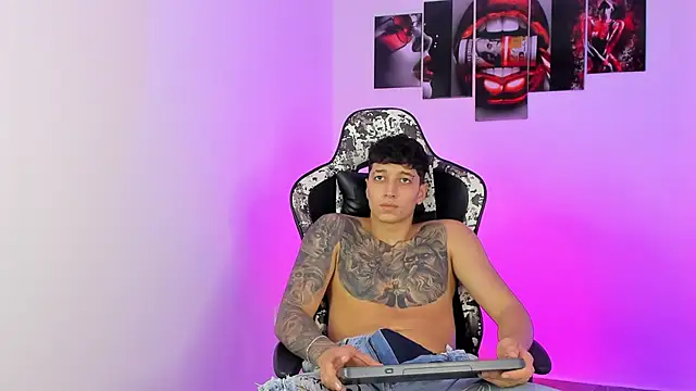 eithan_boy_ webcam