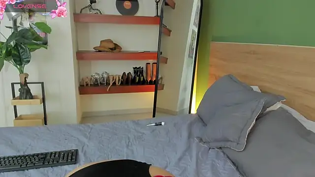 lana_vance webcam