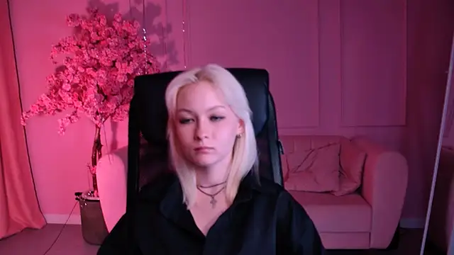 OliviaVale webcam