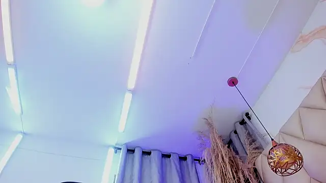 ibbie_drastic (F young) - riding dildo in private 😈