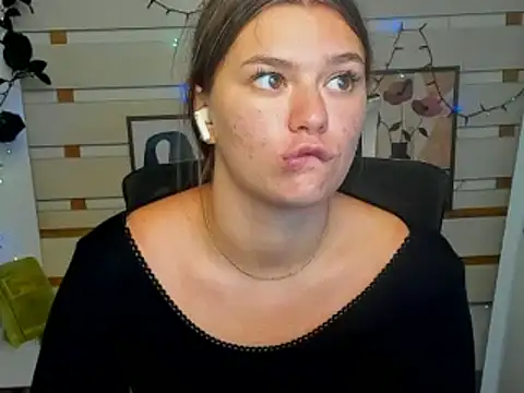 Josephine_Kiss webcam