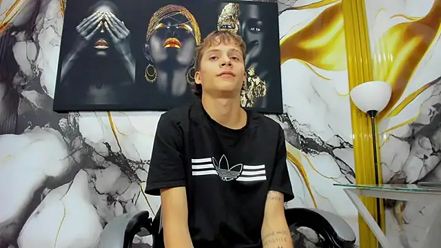 mono_blonde webcam