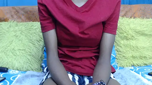 SweetSlenderChoc webcam
