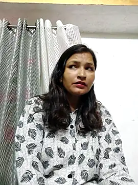 Priyaa_1433 webcam