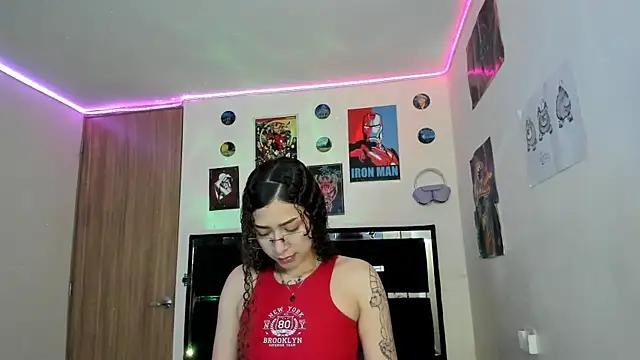 Alice_and_Amber_10 webcam