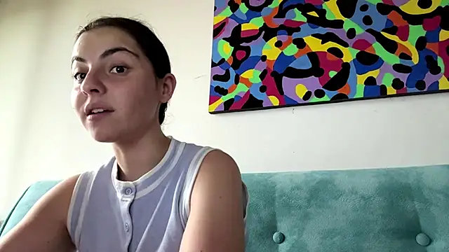 MarisaKomar webcam