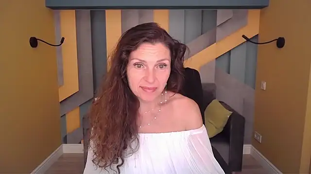 EllaLong webcam
