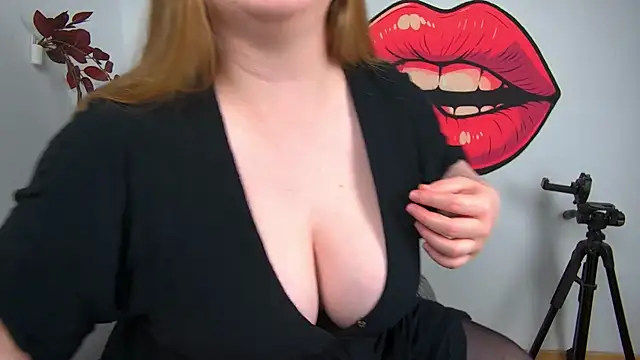 NikkiTease webcam
