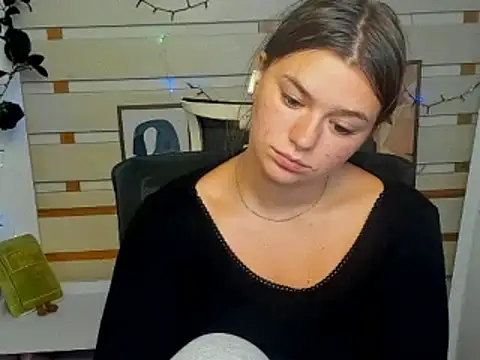 Josephine_Kiss webcam